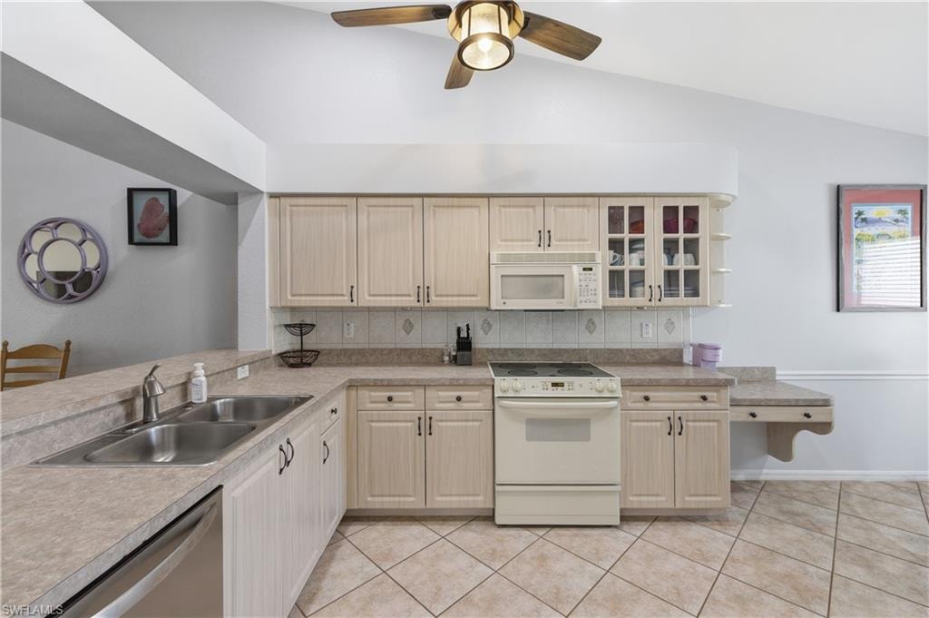 5778 Greenwood CIR photo 10