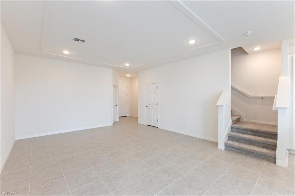 17327 Peregrine WAY photo 6