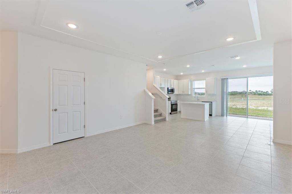 17327 Peregrine WAY photo 7