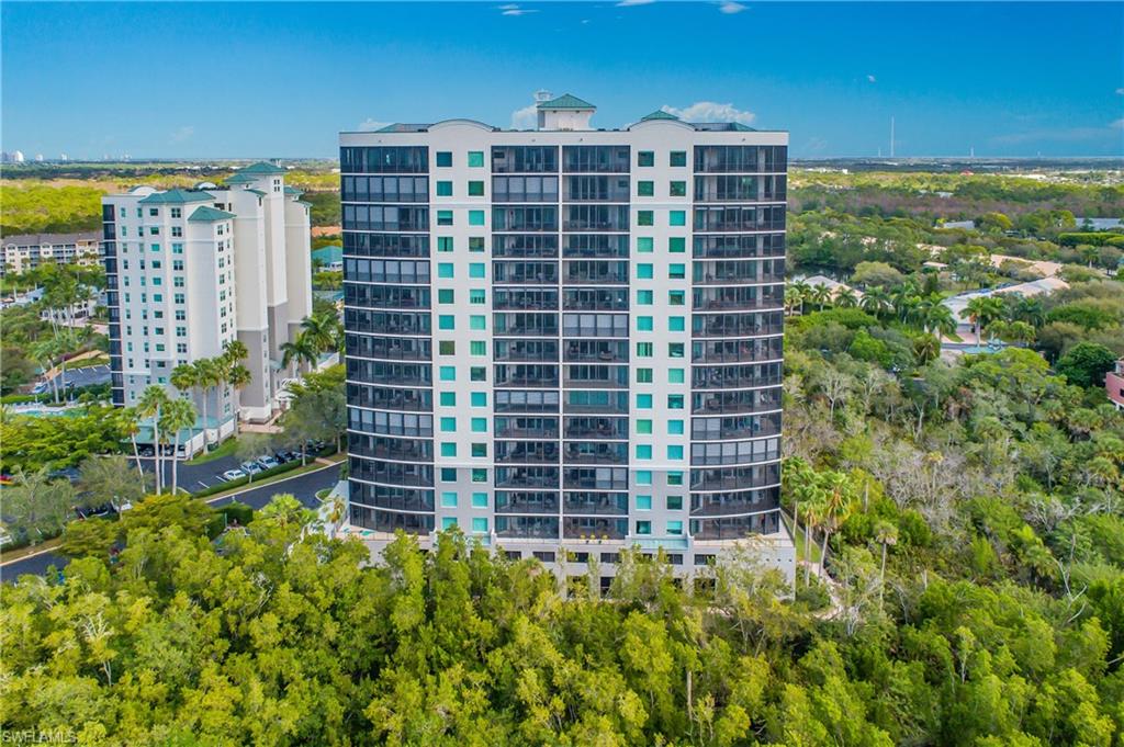 425 Cove Towers Dr #504 Naples FL 34110