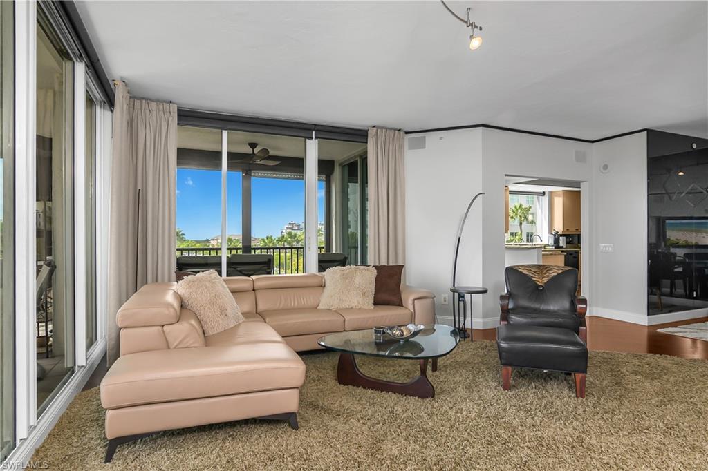 425 Cove Tower DR 504 photo 6