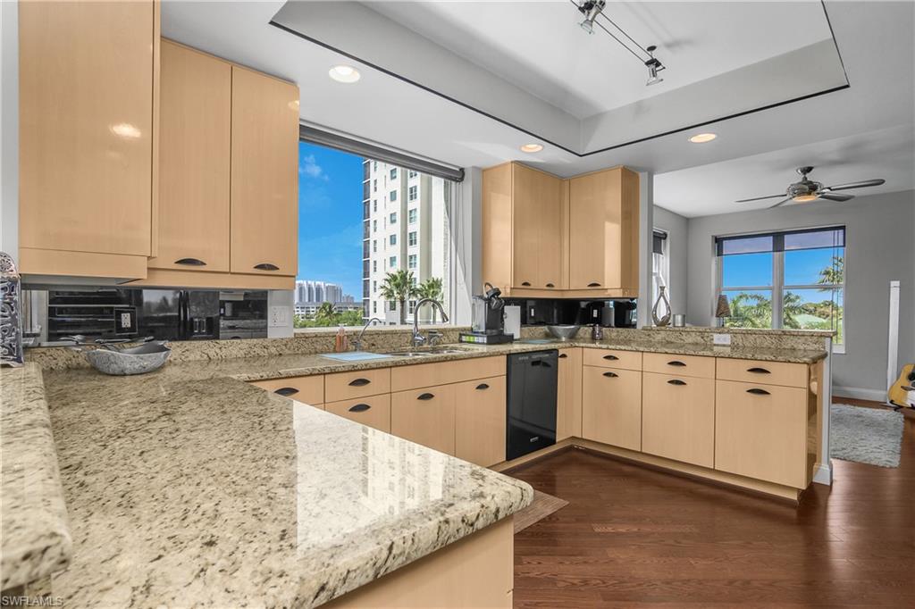 425 Cove Tower DR 504 photo 13