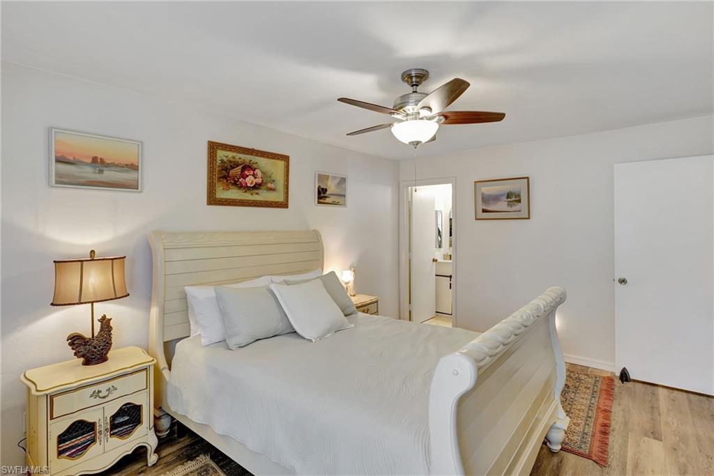 Primary bedroom w queen sized bed