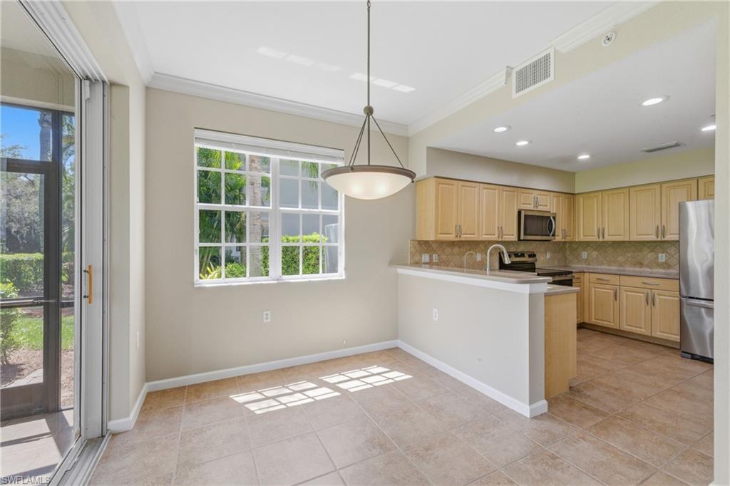 Light & Bright Dining area