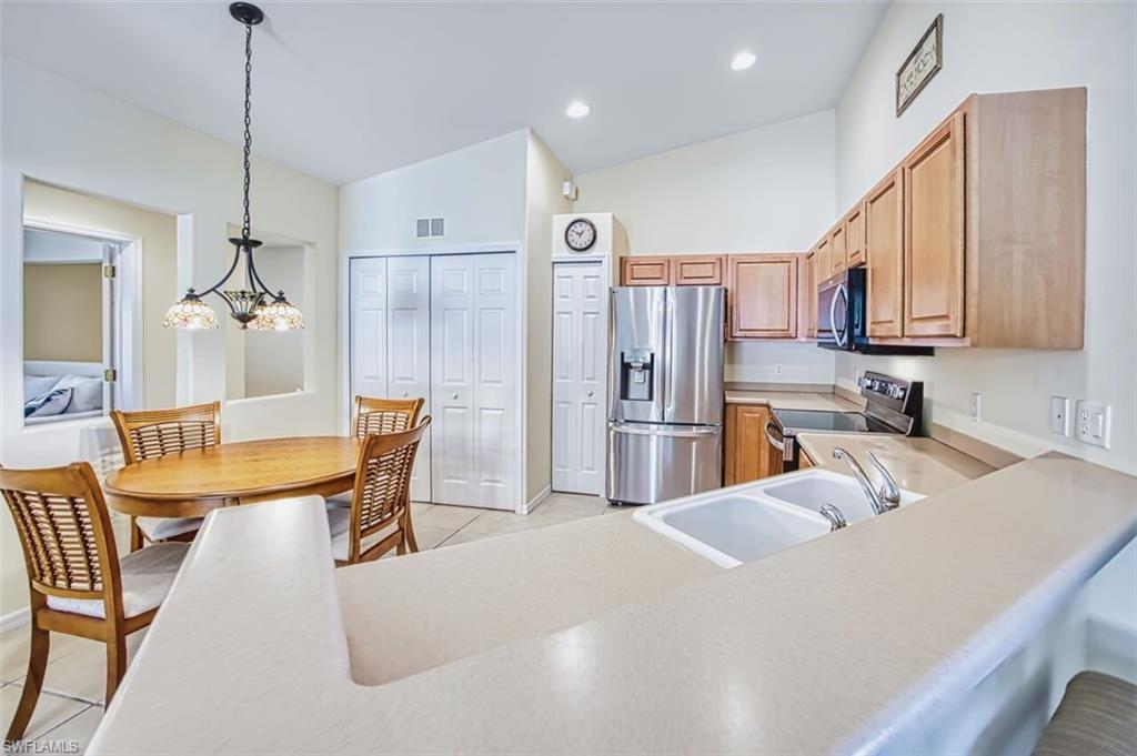 10135 Colonial Country Club BLVD 1202 photo 12