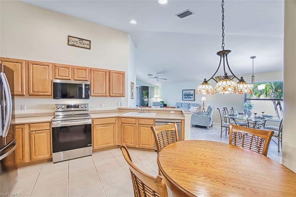 10135 Colonial Country Club BLVD 1202 photo 10