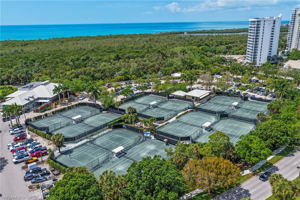 Tennis at The Commons