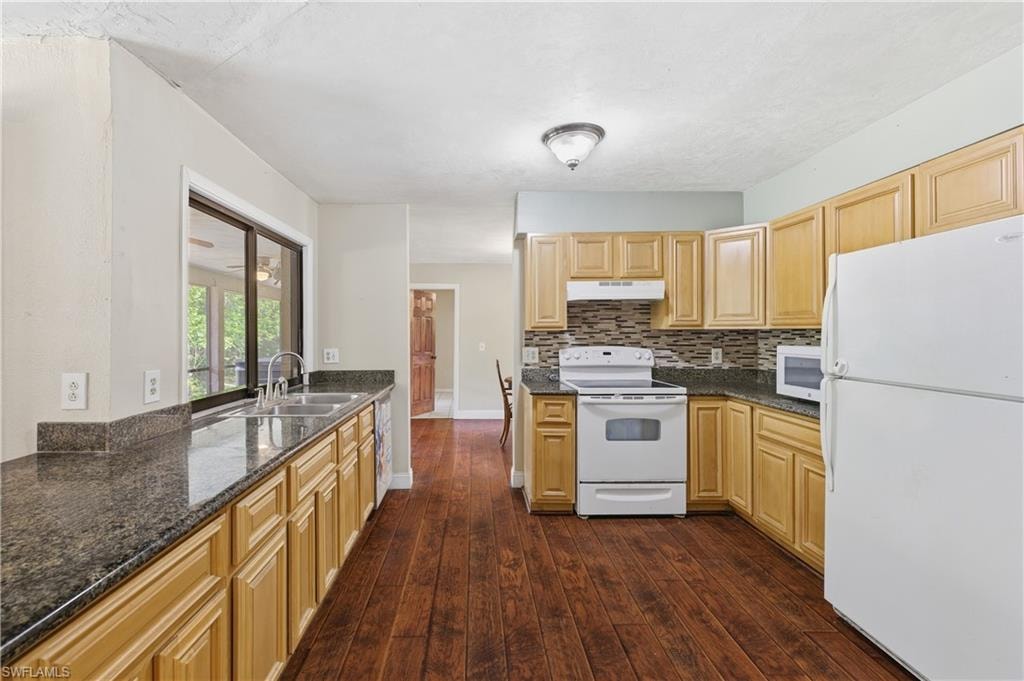 5681 Bur Oaks LN photo 18