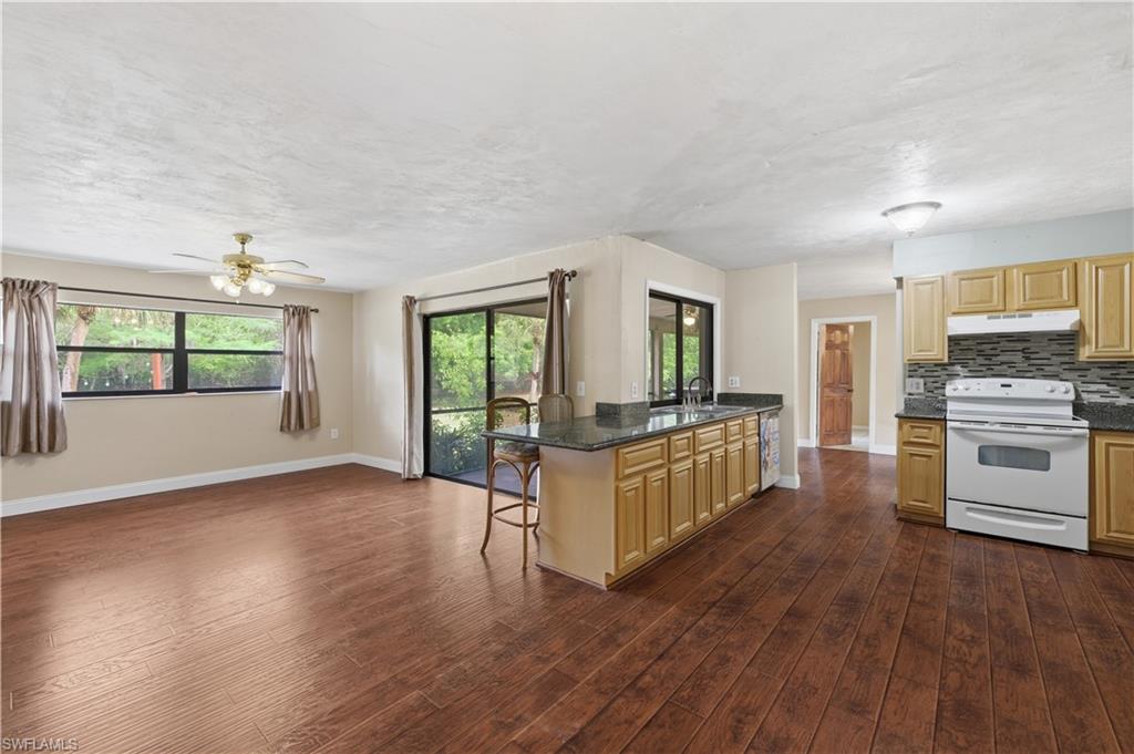 5681 Bur Oaks LN photo 19