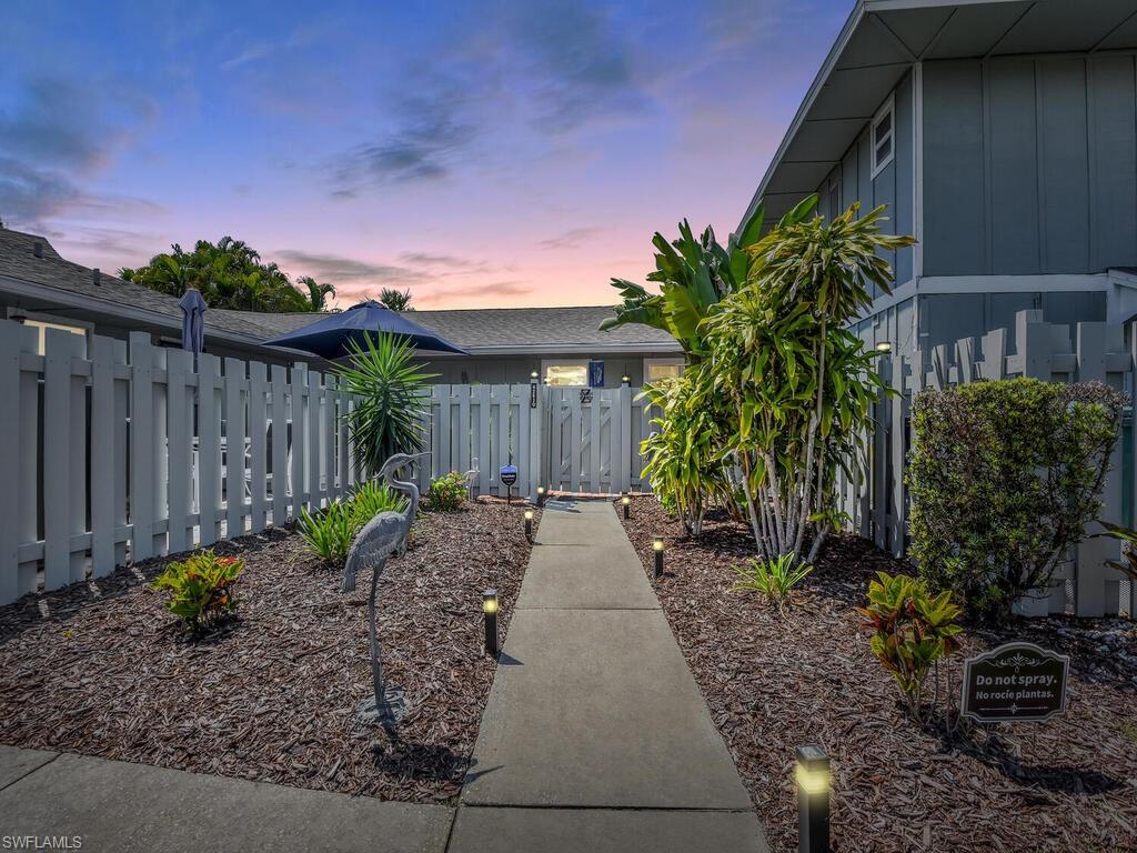 4263 Island CIR D