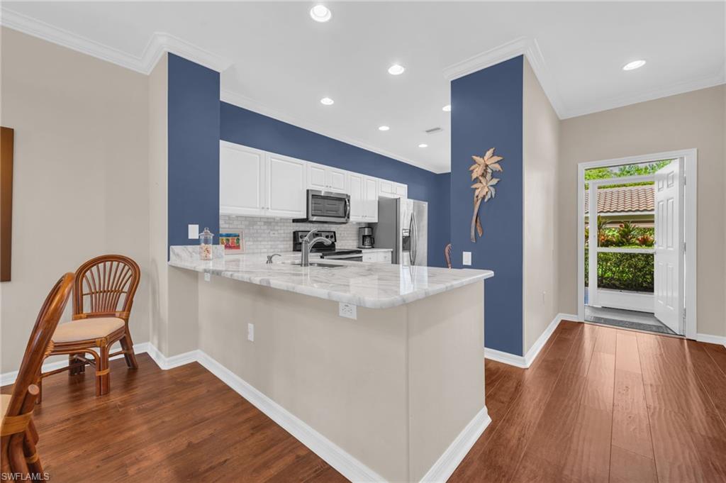 8253 Parkstone PL 106 photo 6