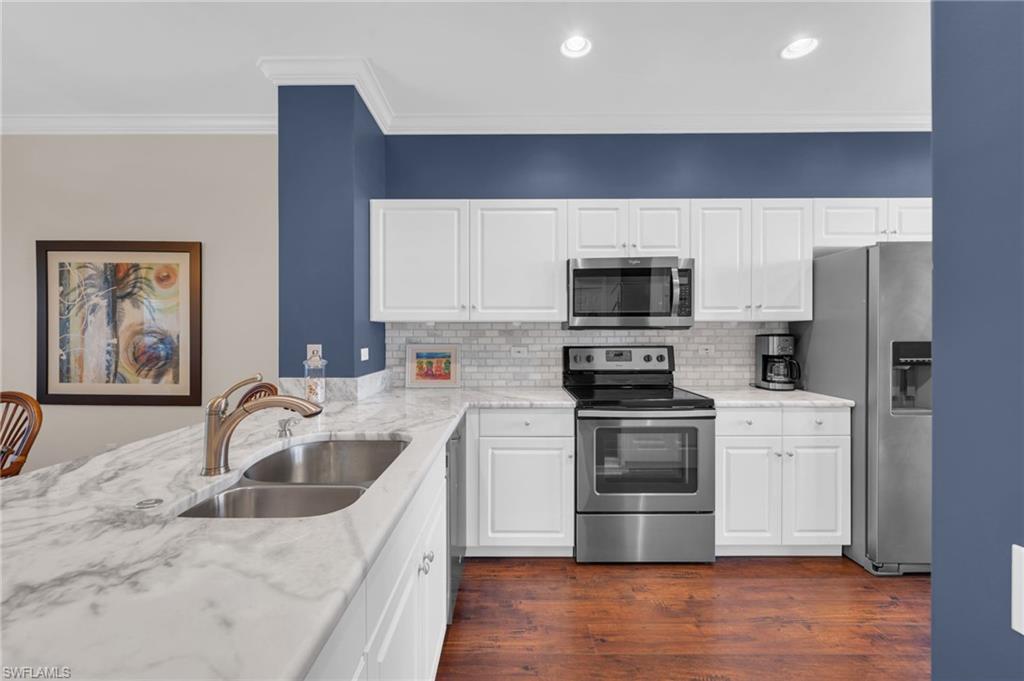 8253 Parkstone PL 106 photo 7