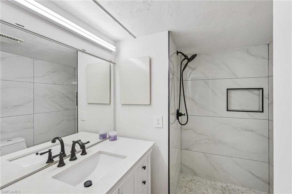 499 Forest Lakes BLVD 305 photo 18