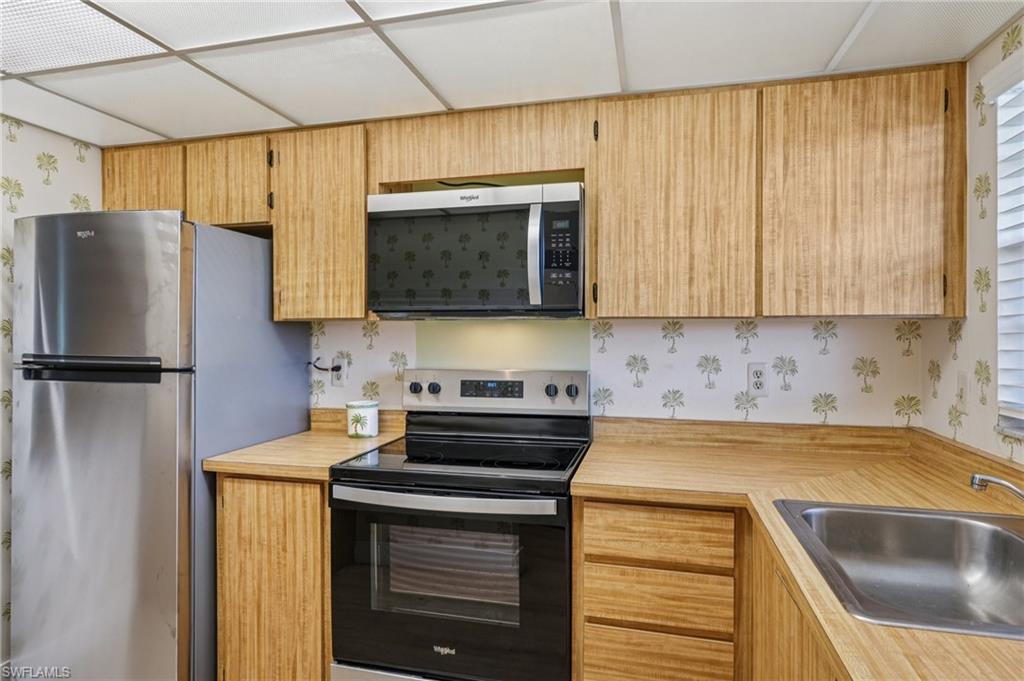 499 Forest Lakes BLVD 305 photo 8