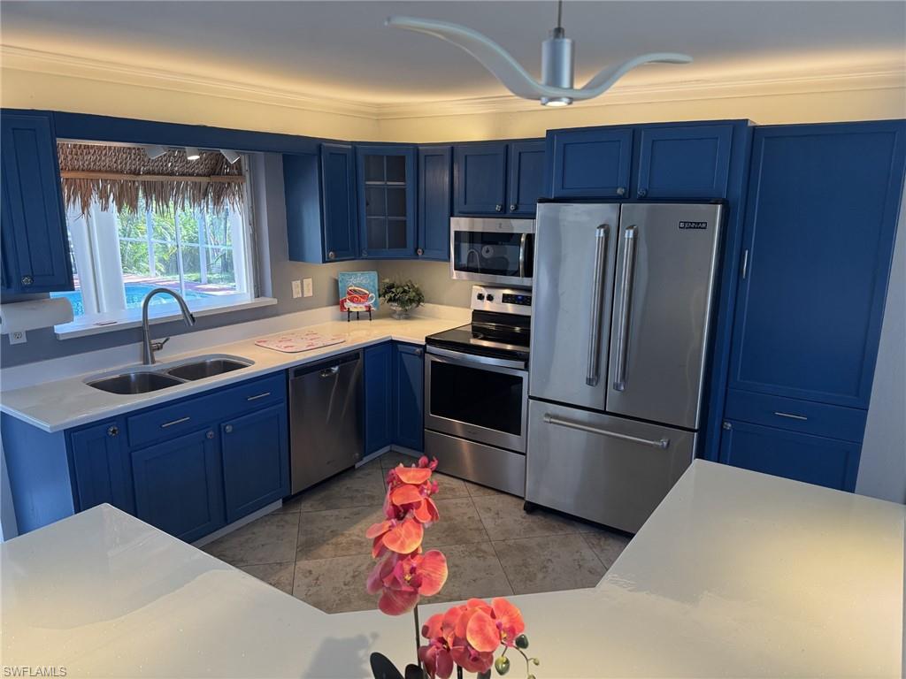 The kitchen was updated over the last week.  This home does not look anything like it did a week ago.