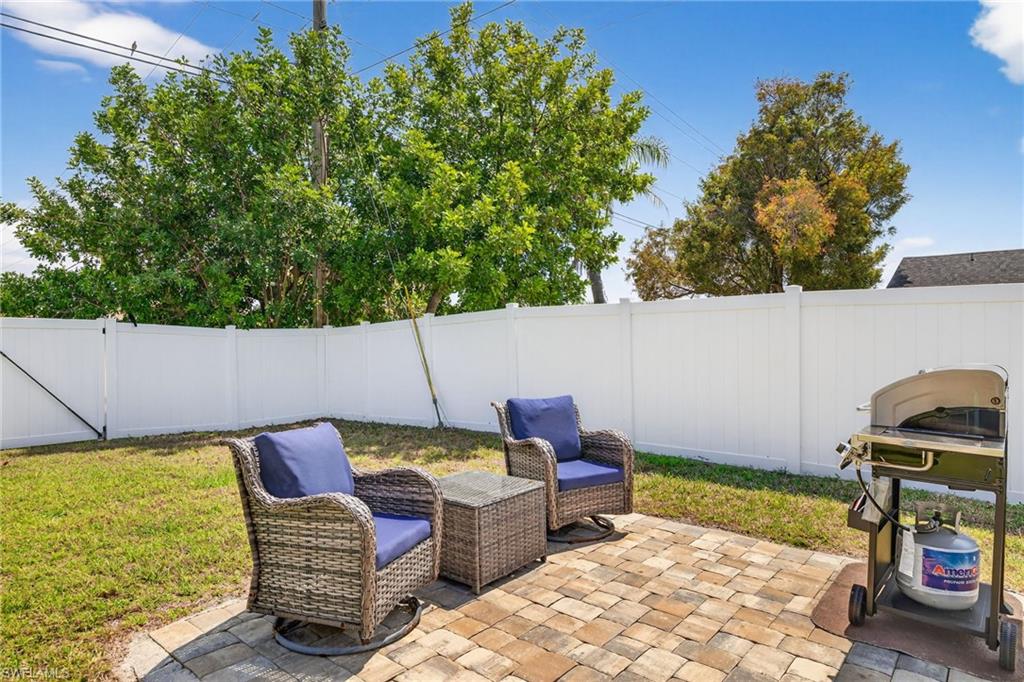 402 SW 37th LN photo 35
