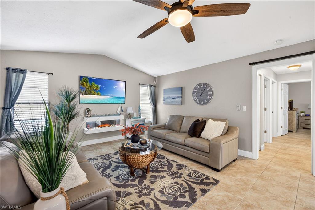 402 SW 37th LN photo 8