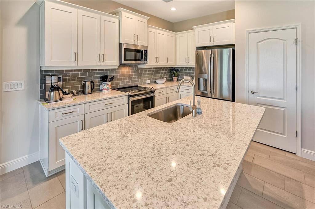 6954 Avalon CIR 707 photo 6