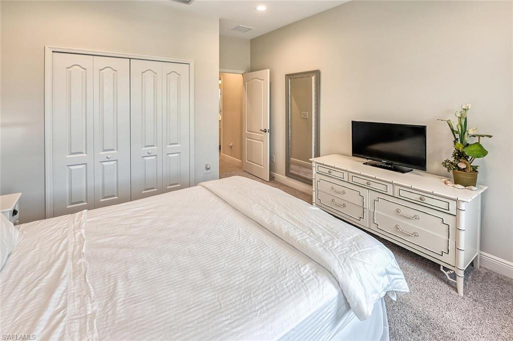 6954 Avalon CIR 707 photo 17
