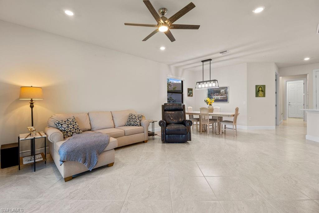 5931 Mayflower WAY photo 10