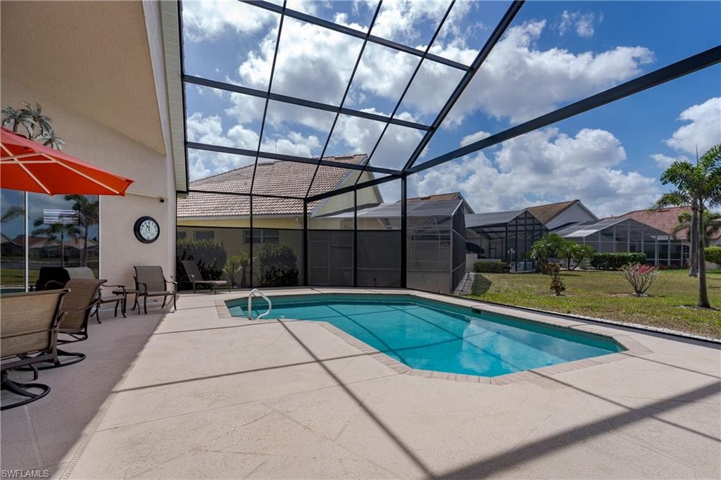 Pool & Lanai - 2