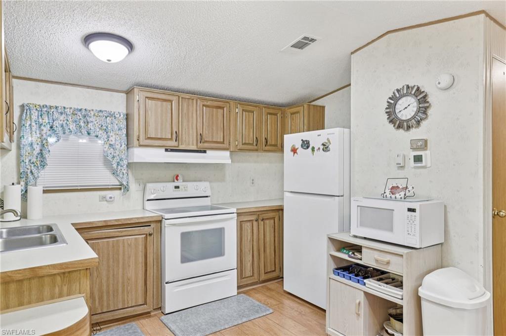 9798 Sugarberry WAY photo 13