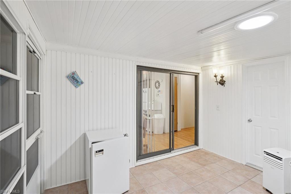 9798 Sugarberry WAY photo 17