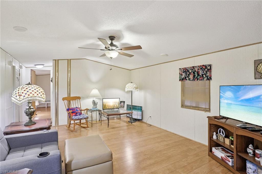 9798 Sugarberry WAY photo 7
