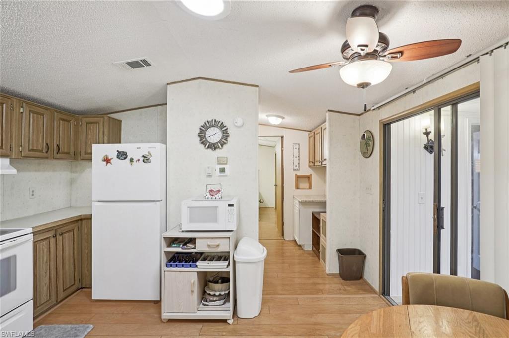 9798 Sugarberry WAY photo 14