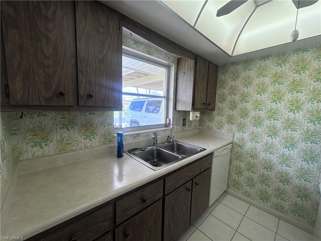 2210 Gardenia WAY photo 6