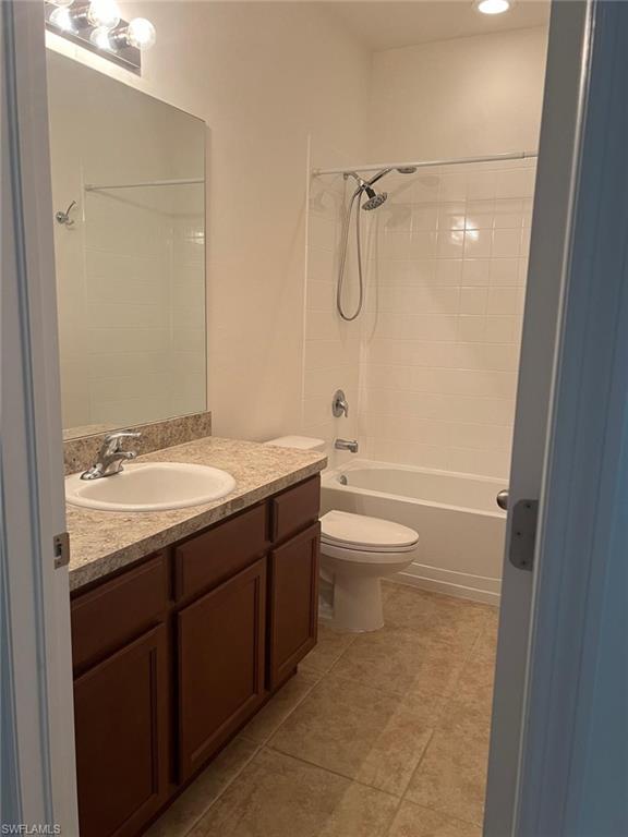 304 SW Trafalgar PKWY photo 21