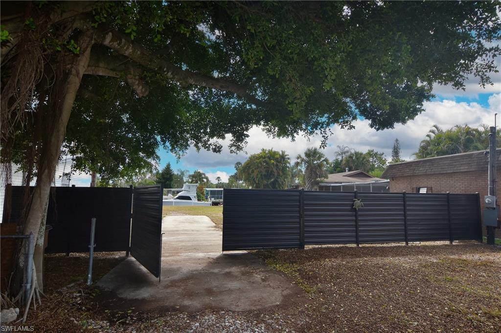 2228 Marina Park DR photo 12
