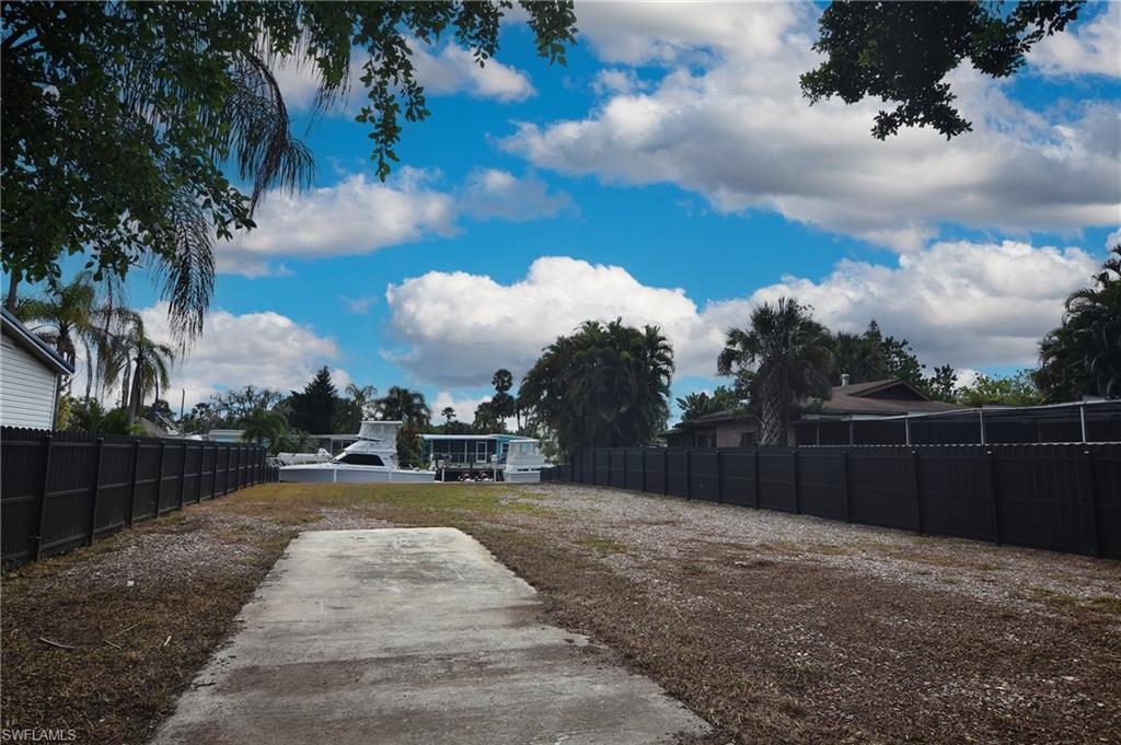 2228 Marina Park DR photo 9