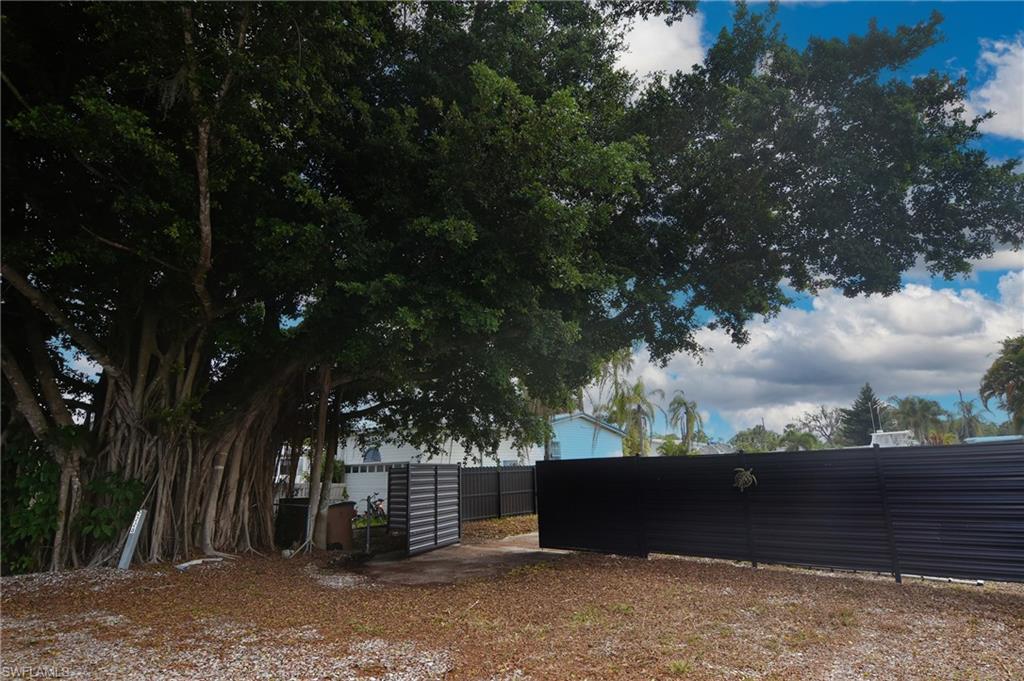 2228 Marina Park DR photo 11