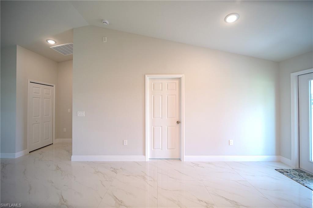 Large Dining Area!