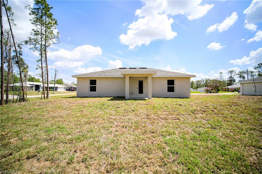 Extra Large Back Yard!  Great For Children And Pets!