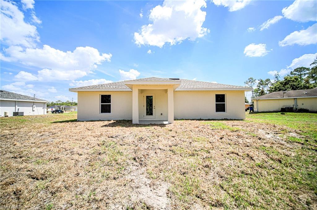 Extra Large Back Yard!  Great For Children And Pets!