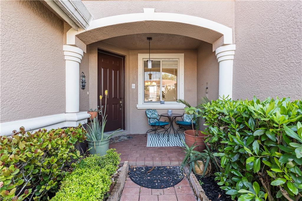 9808 Roundstone CIR