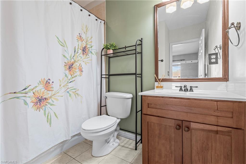 9808 Roundstone CIR photo 10