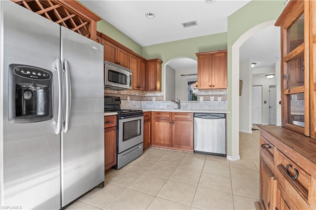 9808 Roundstone CIR photo 21