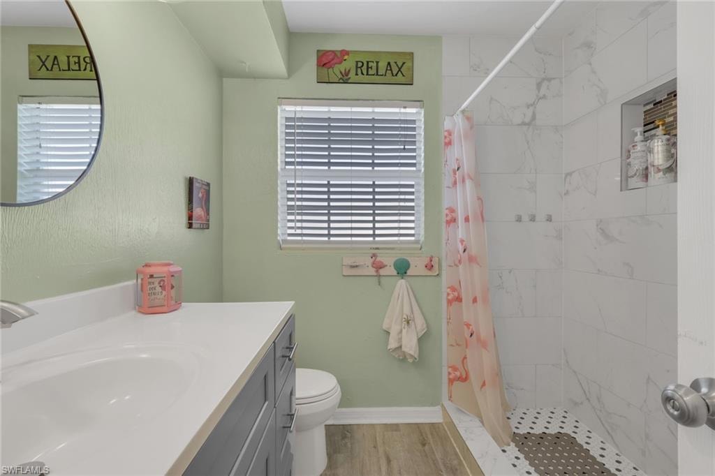 Guest Bath w/Step-In Shower