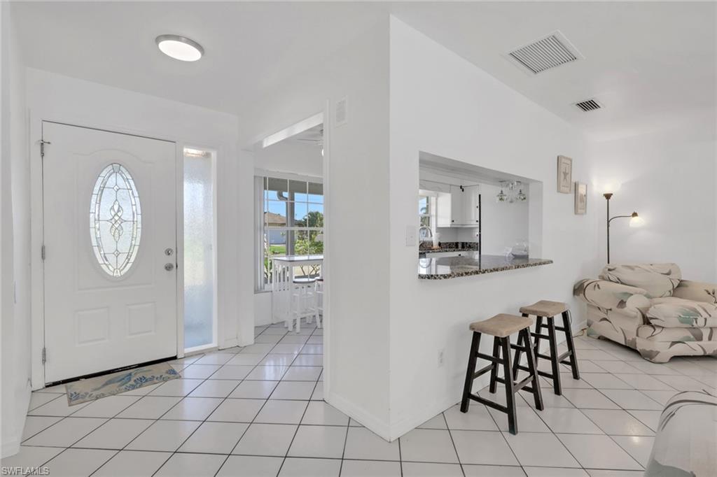 Bright Kitchen!