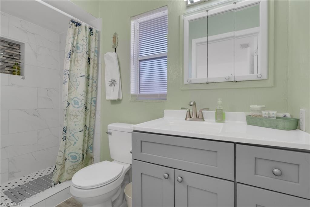 Primary Bathroom w/Step-In Shower