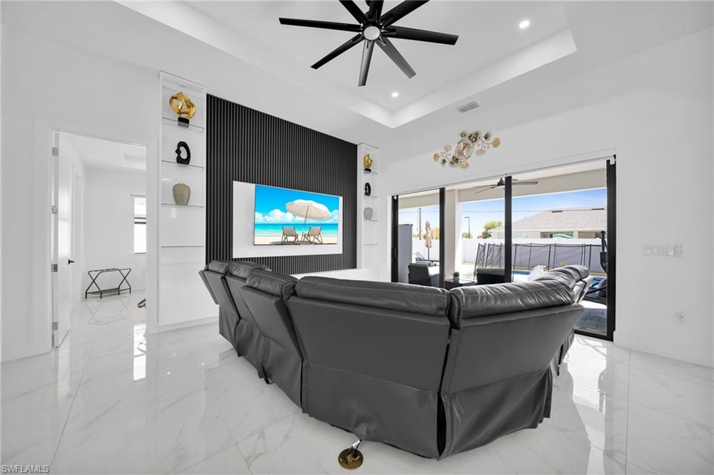 523 NW 16TH PL