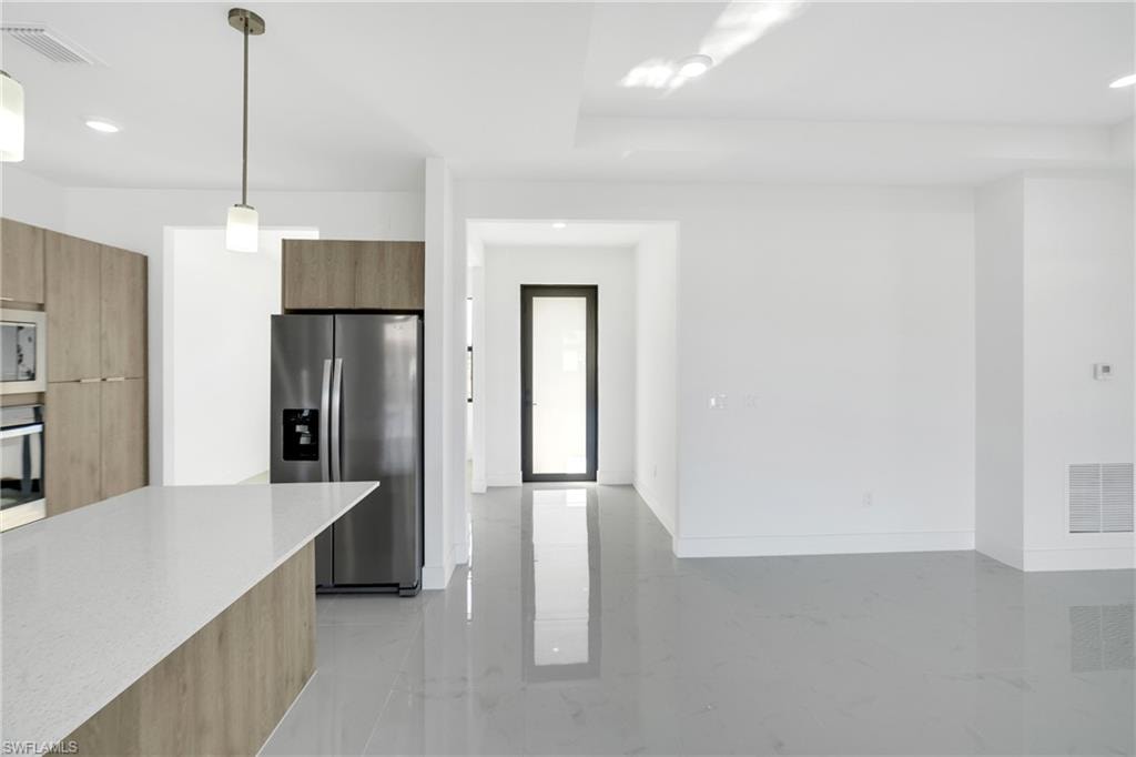 1142 Edelweiss ST E photo 8