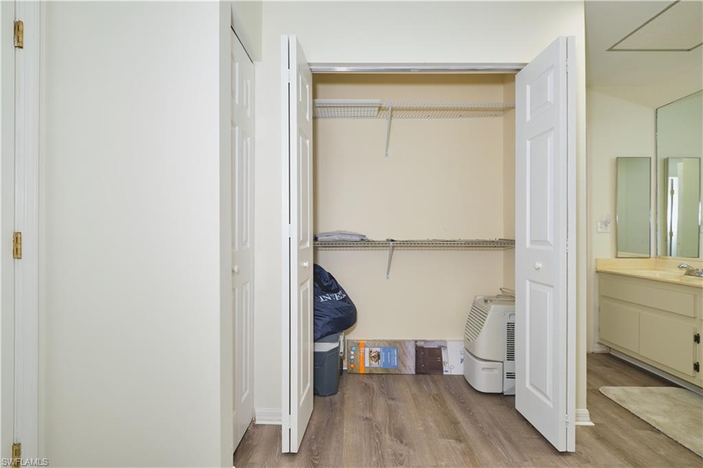 GOOD CLOSET SPACE