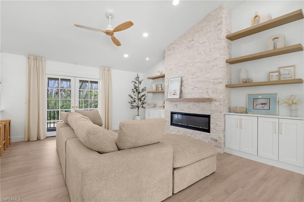 13270 Electron DR photo 6