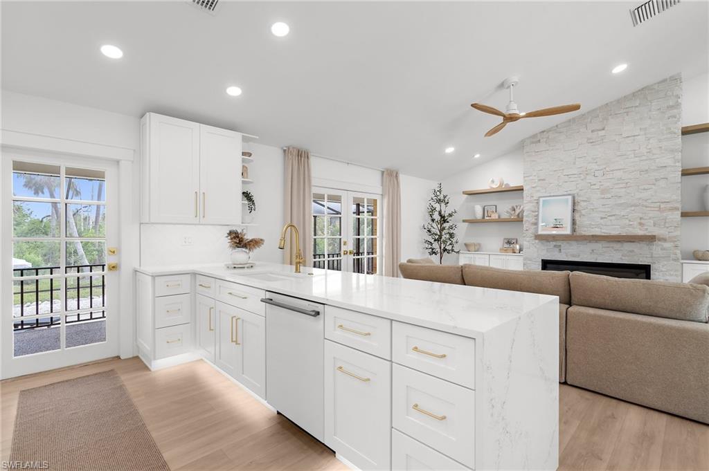 13270 Electron DR photo 13