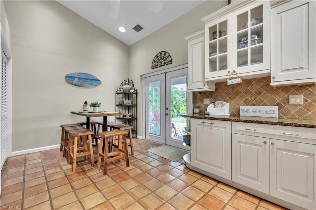 Pantry and Dble Doors to Back Lanai