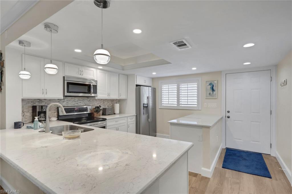 134 Cypress WAY E 305
